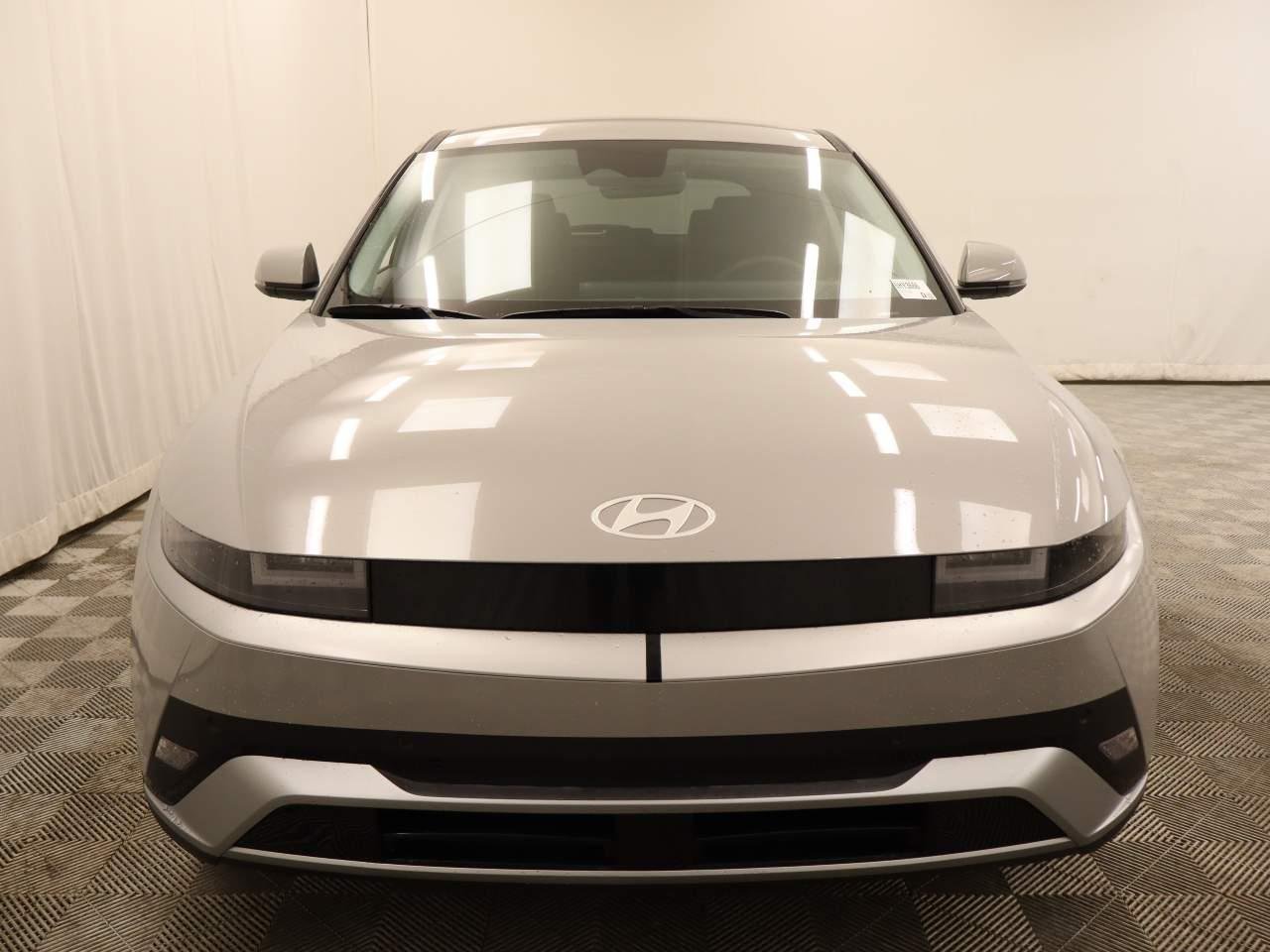 New 2026 Cyber Gray Hyundai SEL image 4