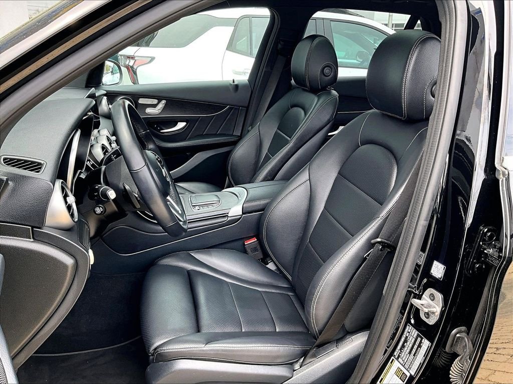 Used 2022 Black Mercedes-Benz GLC 300 image 10