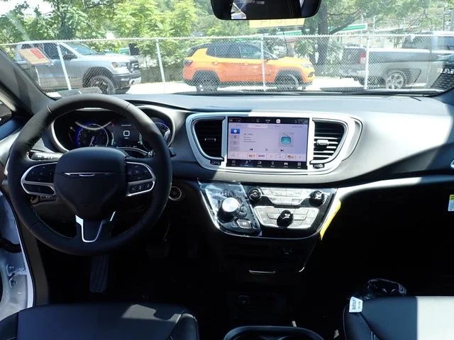 New 2027 White/off-white Chrysler LX image 16