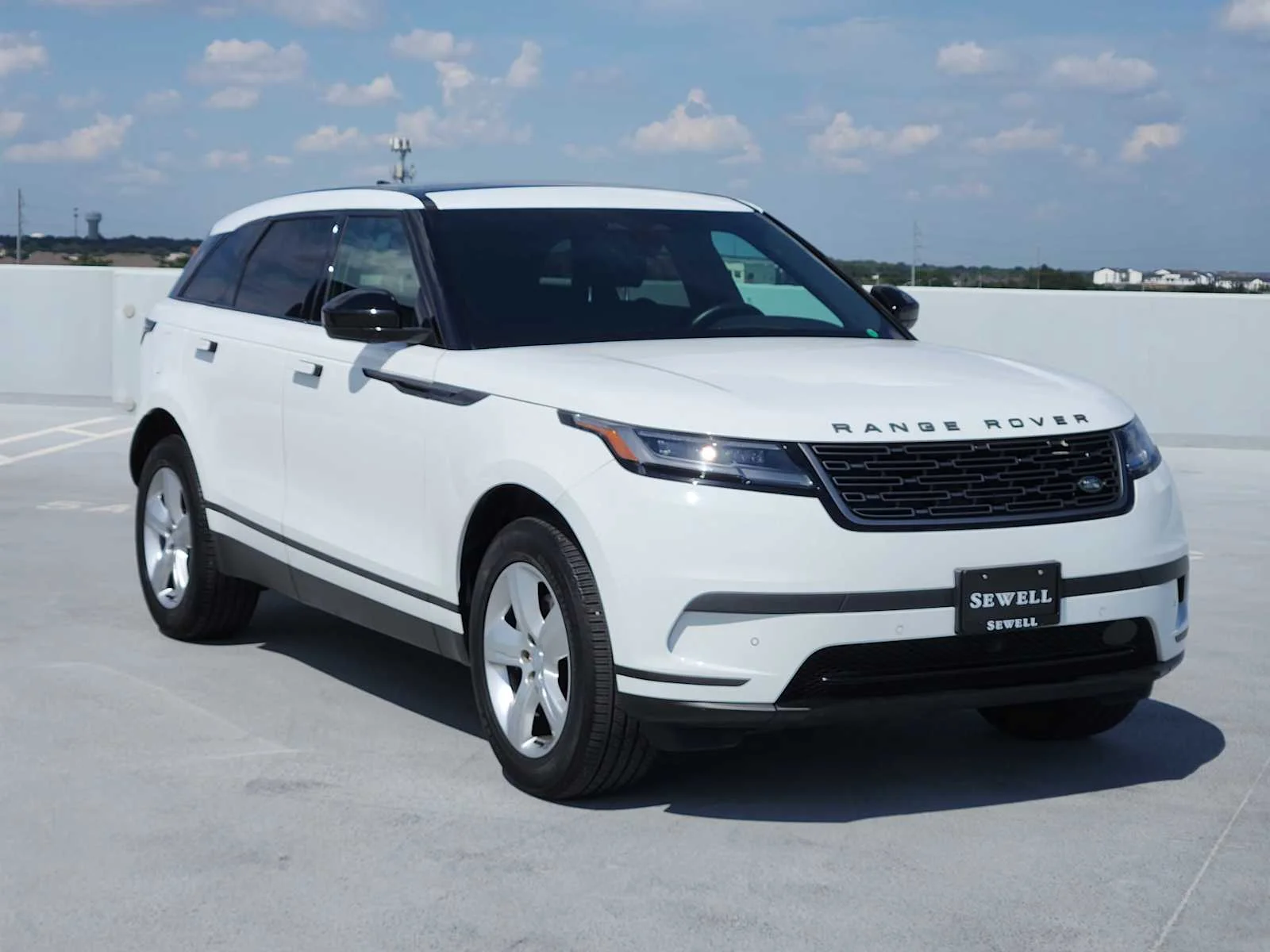 Certified Used 2025 Fuji White Land Rover S image 3