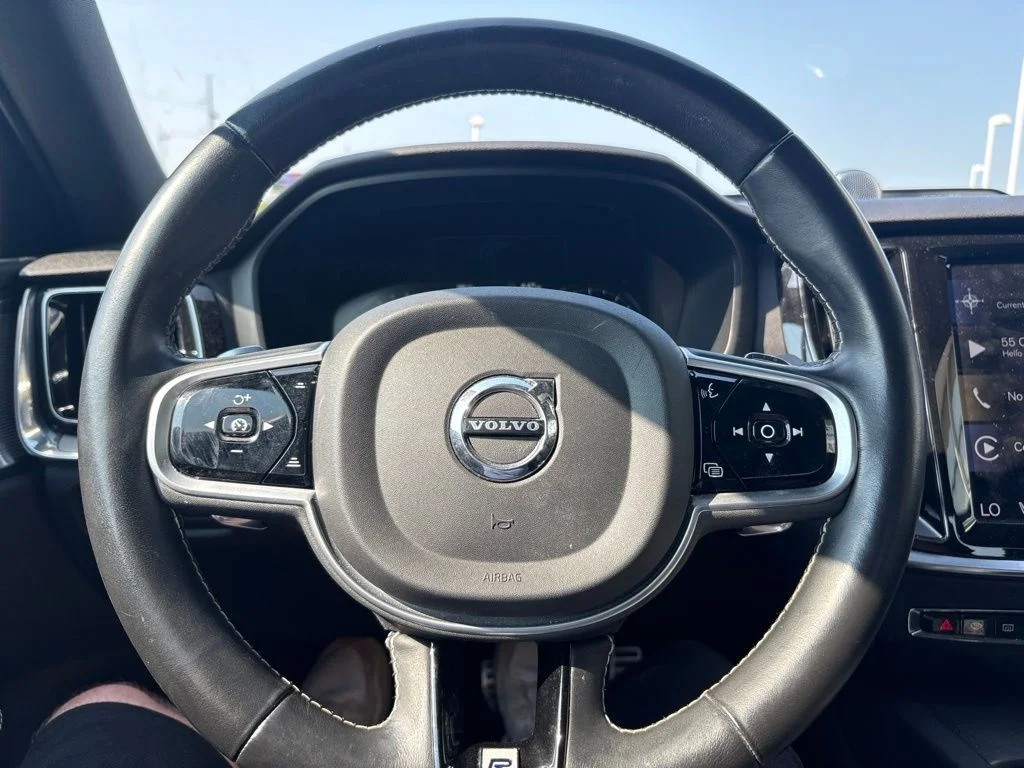 Used 2019 Black Volvo T6 R-Design image 15