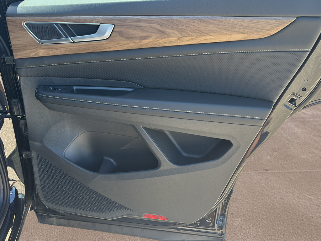 2026 Volkswagen Atlas SE - Photo 12