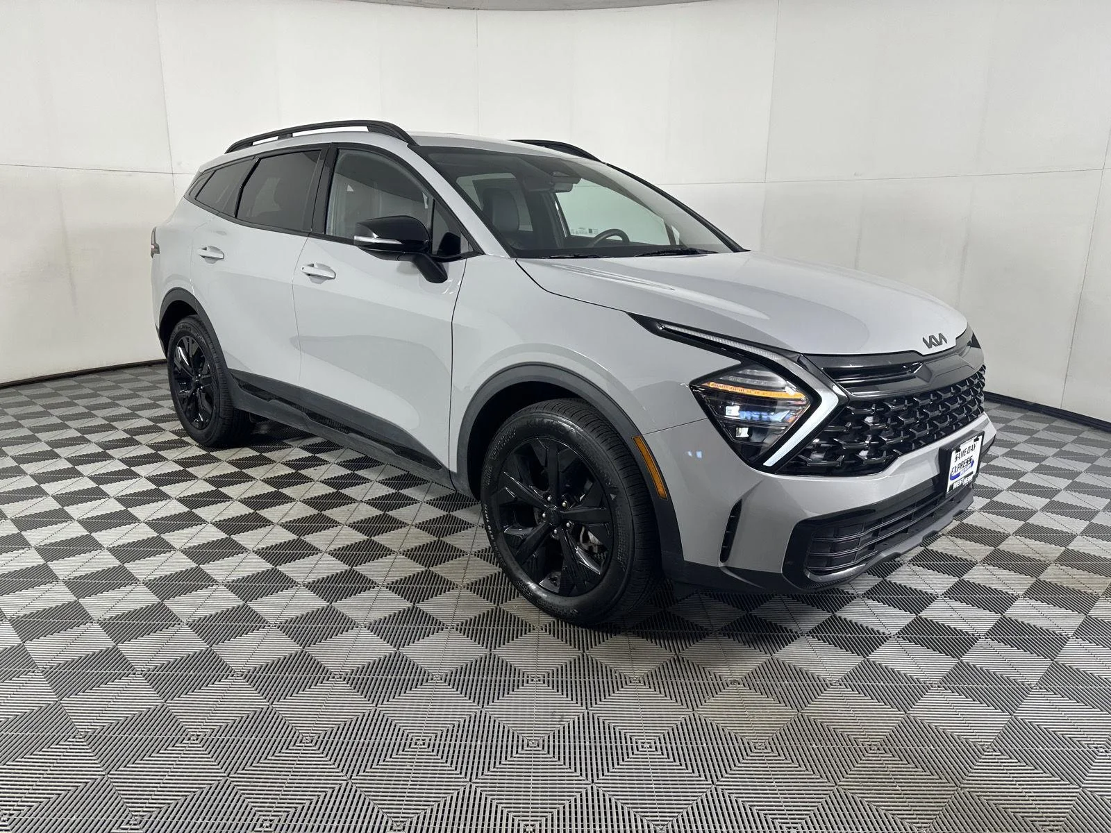 Used 2025 Wolf Gray Kia X-Line image 13