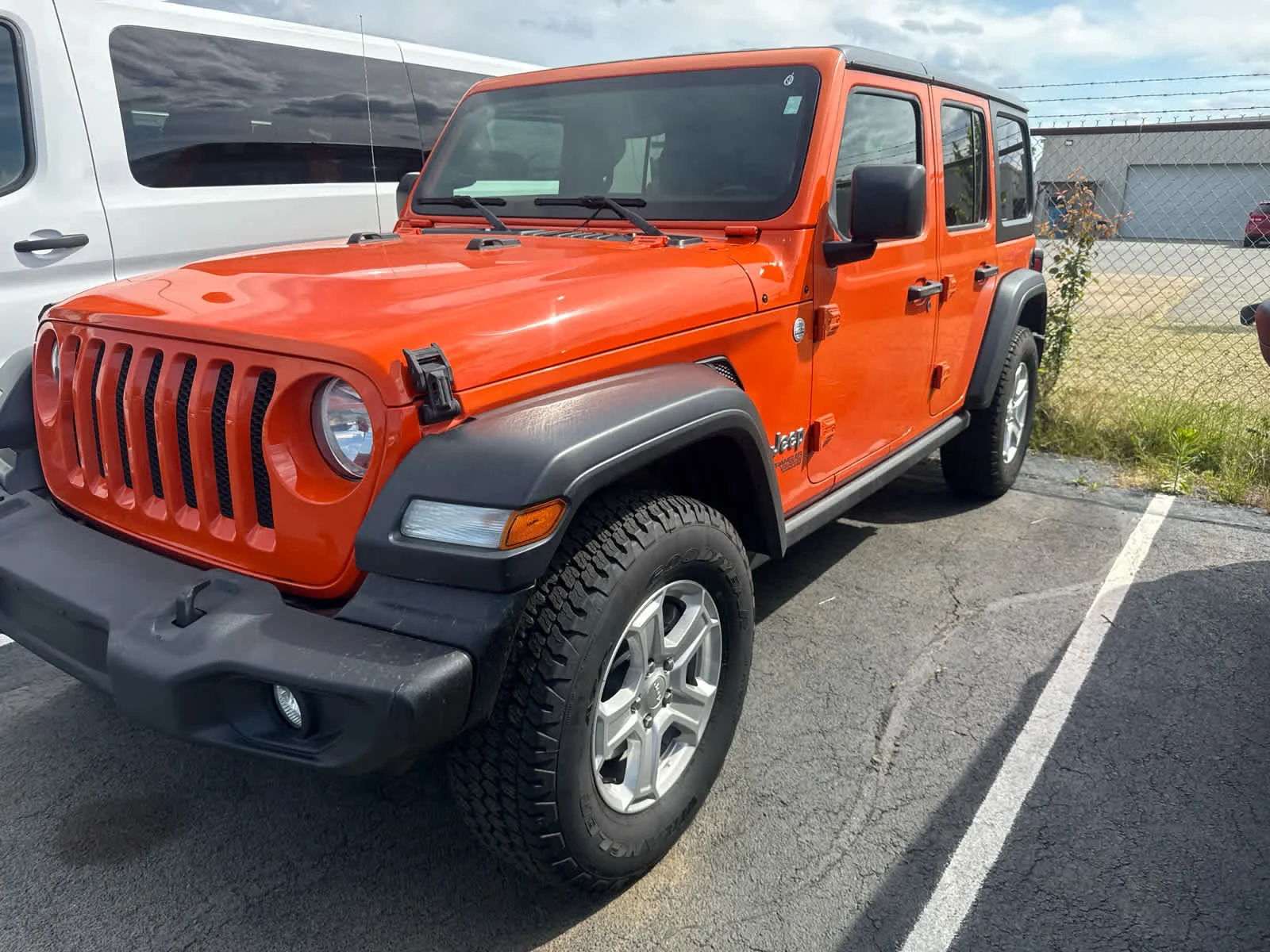 2019 Jeep Wrangler Sport S's photo