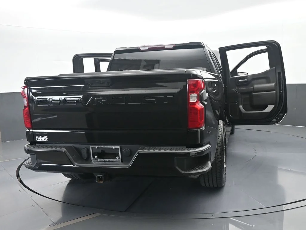 Used 2022 Black Chevrolet Custom image 73