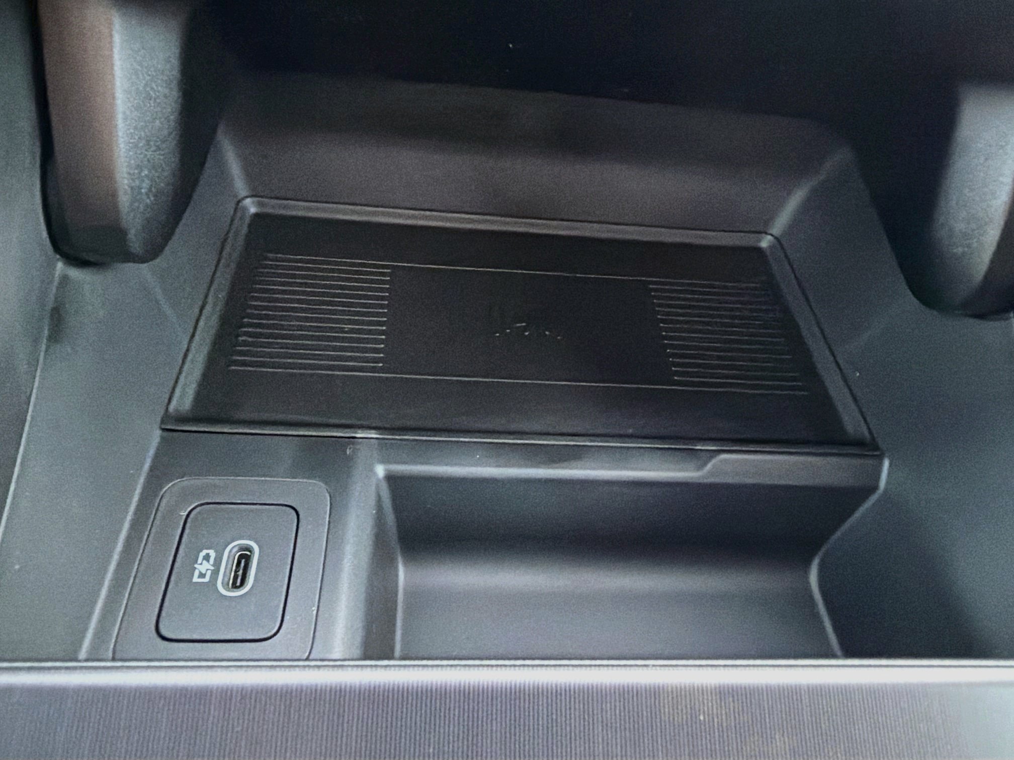 New 2026 Santorini Black LAND ROVER  image 30