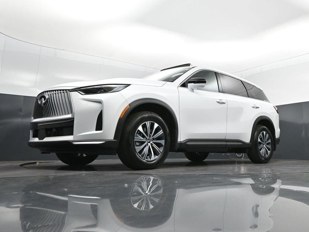 Certified Used 2026 White INFINITI PURE image 39
