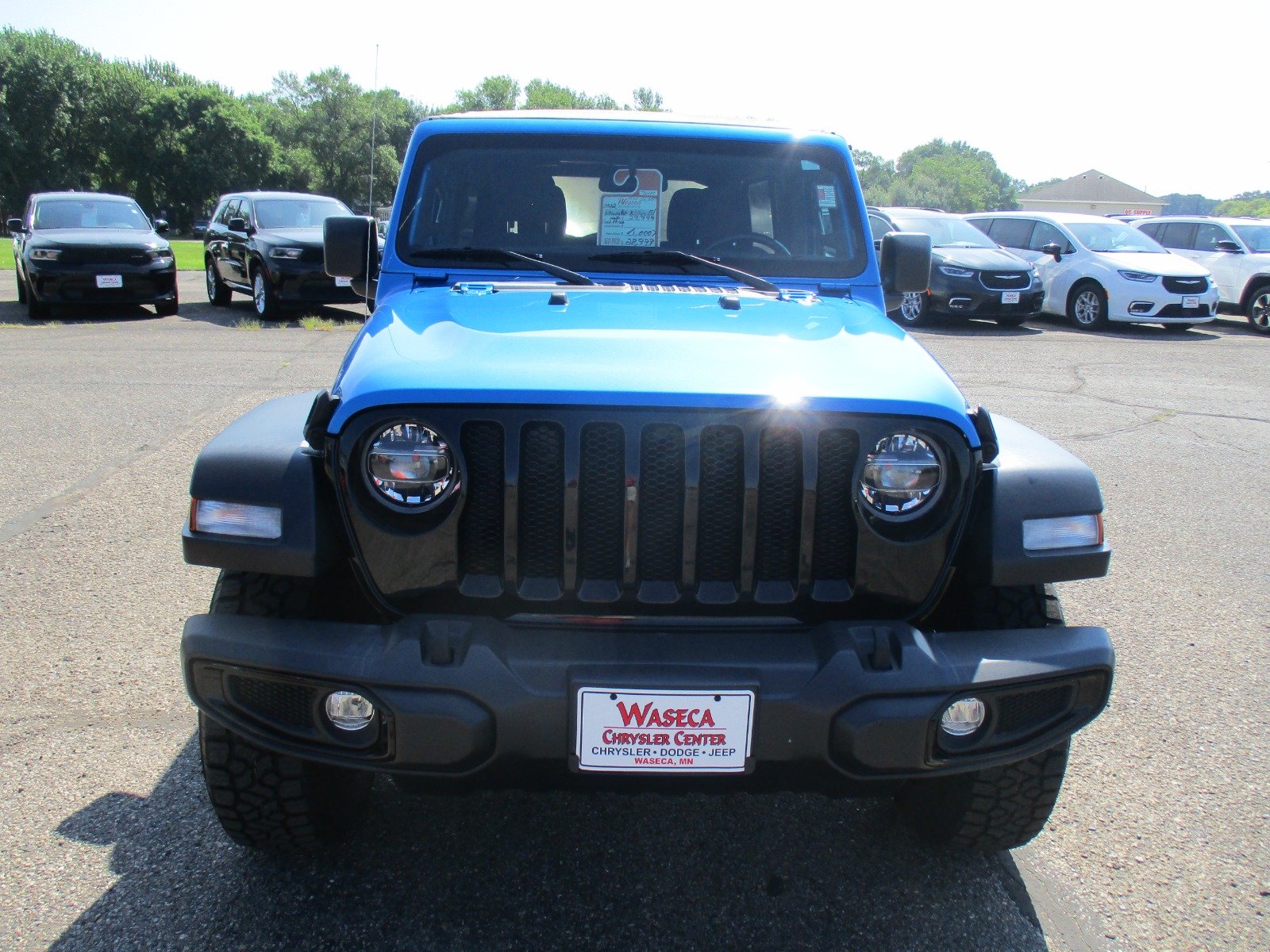 Used 2022 HYDRO BLUE Jeep Sport image 9