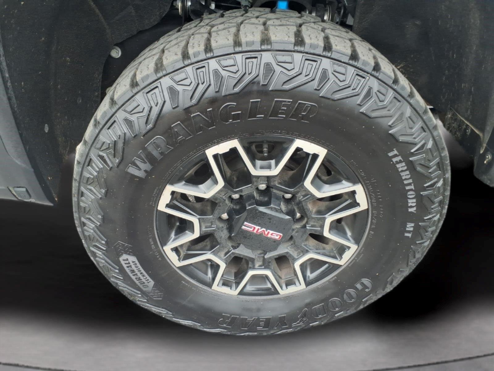 Certified Used 2025 Sterling Metallic GMC AT4X image 9