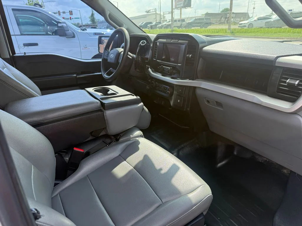 Used 2022 White Ford XL image 22