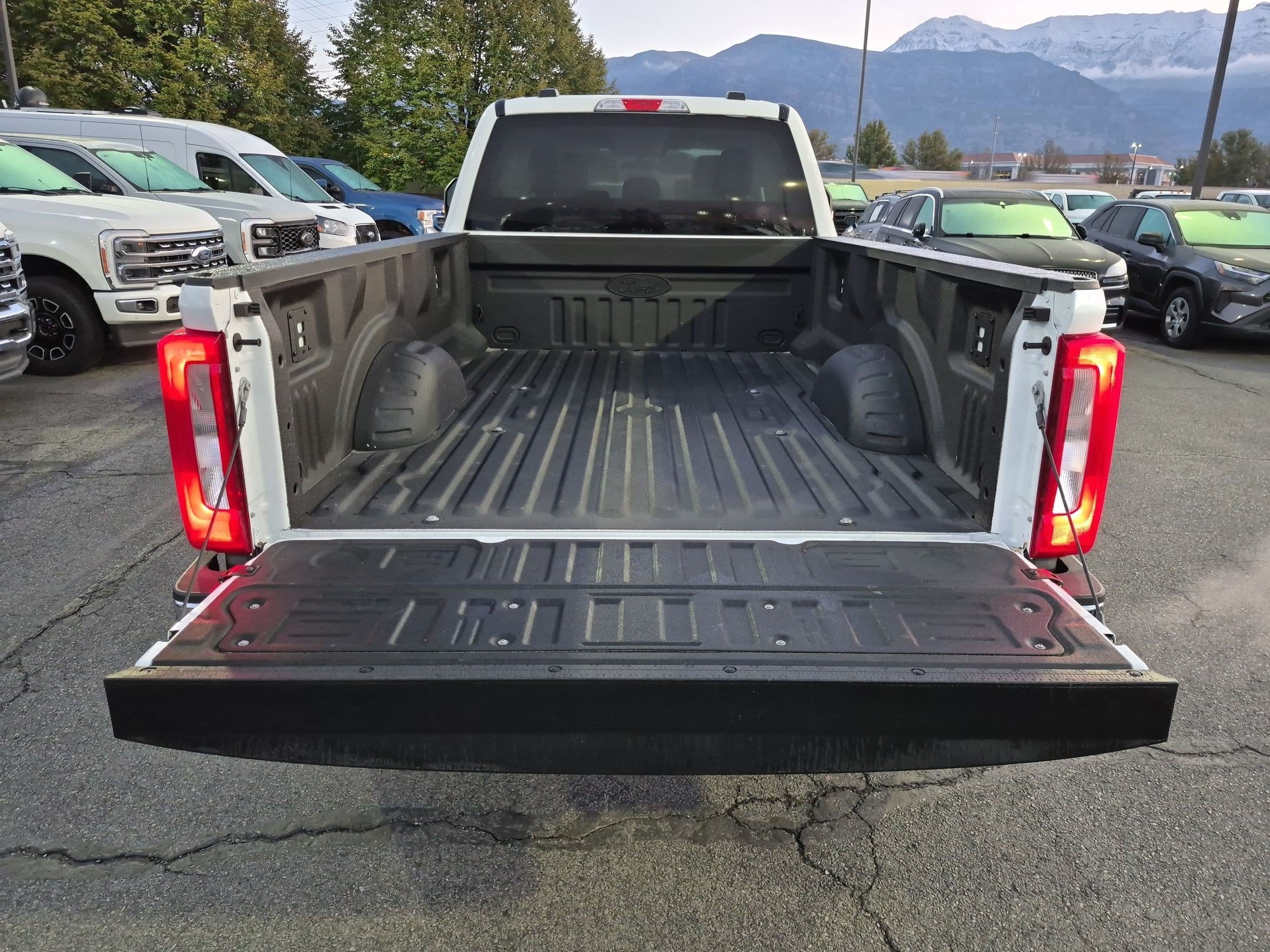 Used 2024 Oxford White Ford XL image 27