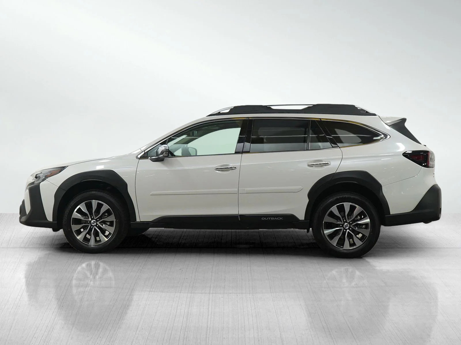 Used 2025 Subaru Outback Touring with VIN 4S4BTAPC8S3119546 for sale in Burnsville, Minnesota