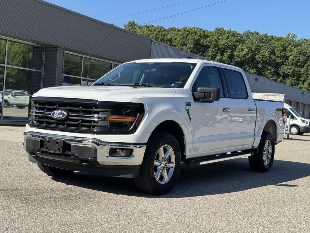 Used 2025 White Ford XLT image 24