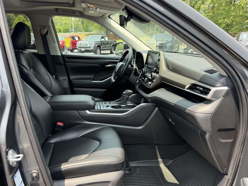 Used 2021 Gray Toyota XLE image 12