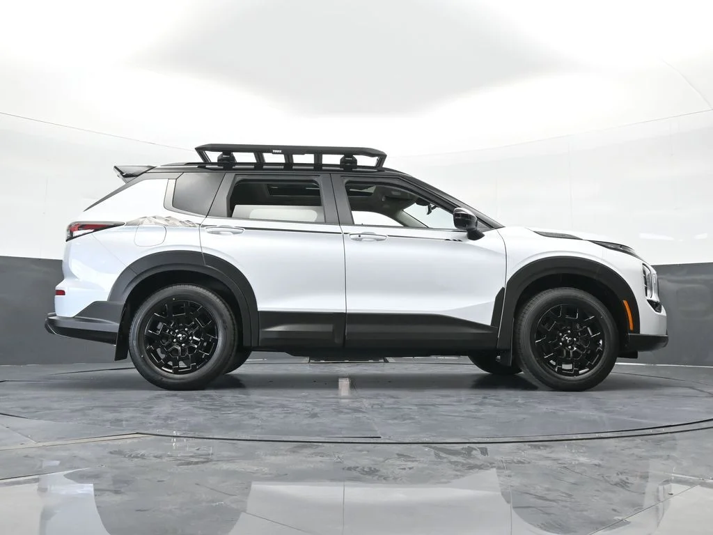 New 2026 White Mitsubishi Trail Edition image 70