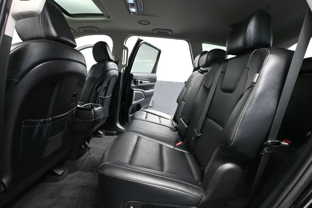 Used 2023 Black Kia EX X-Line image 39