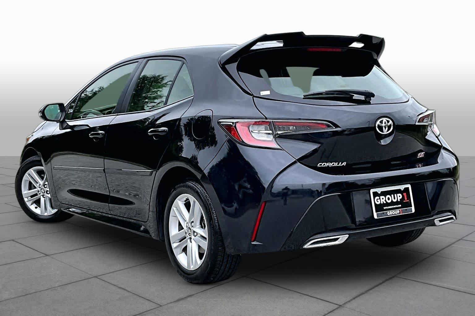 Used 2019 Midnight Black Metallic Toyota SE image 12