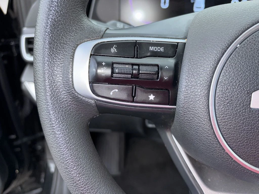 2025 Kia Sportage LX - Photo 14