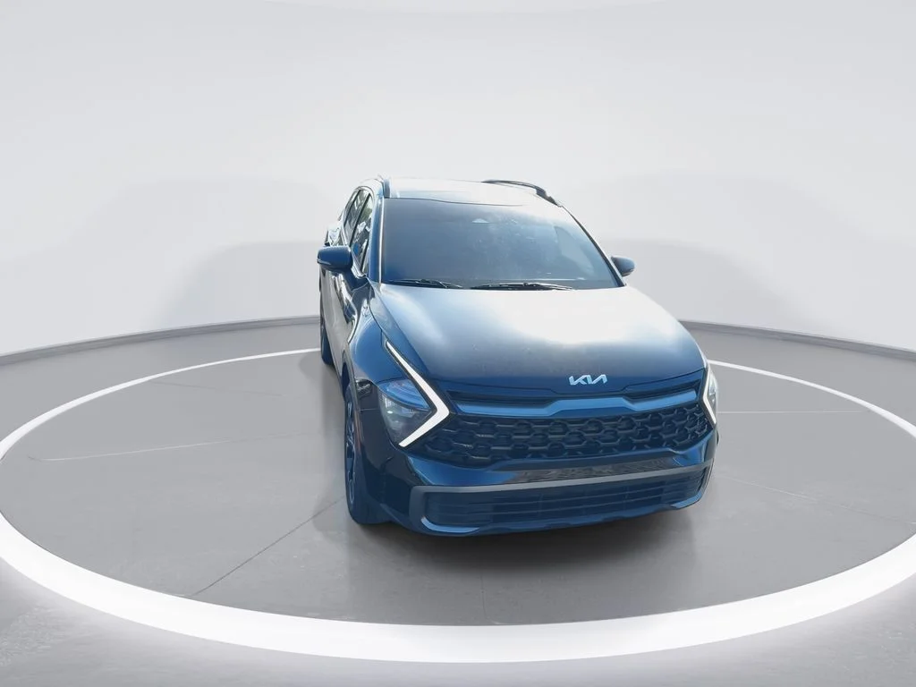 Used 2023 Black Kia X-Line image 3
