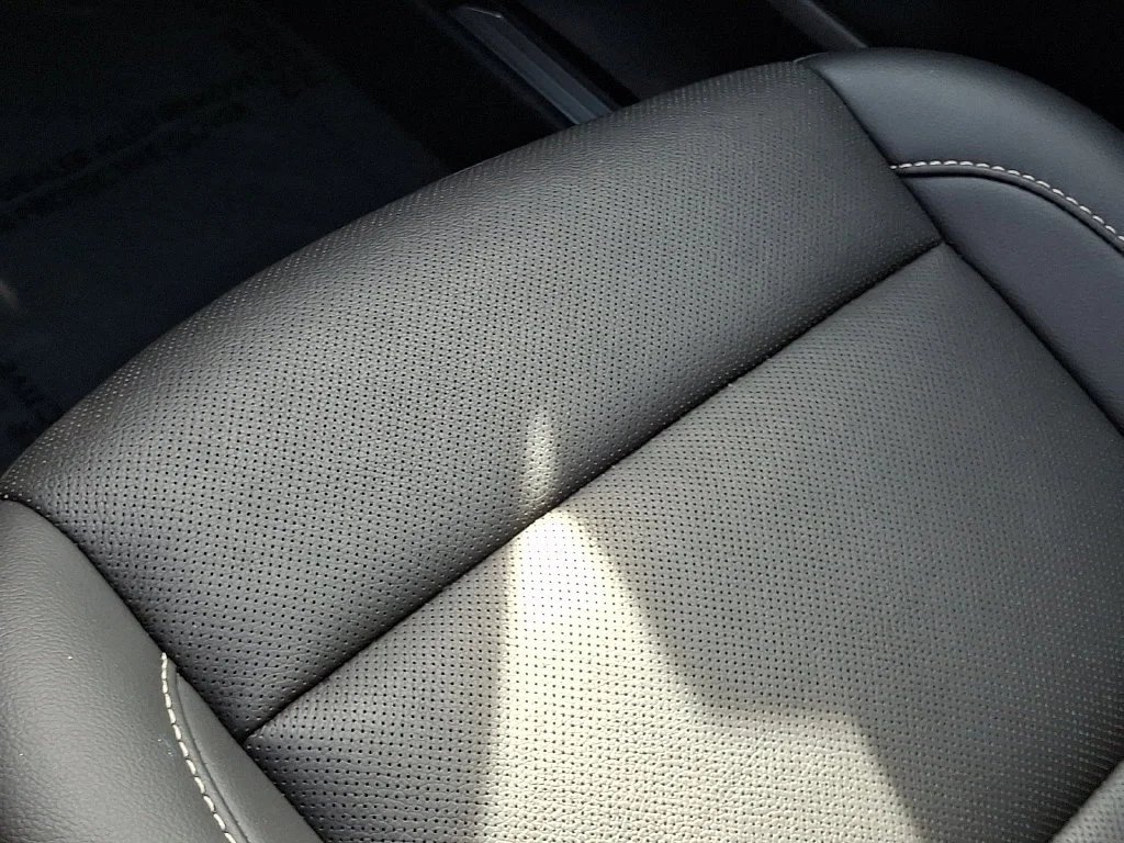 Used 2023 SUMMIT WHITE GMC SLT image 27