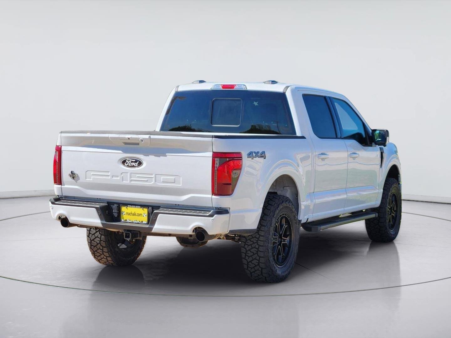 New 2026 Oxford White Ford XLT image 3