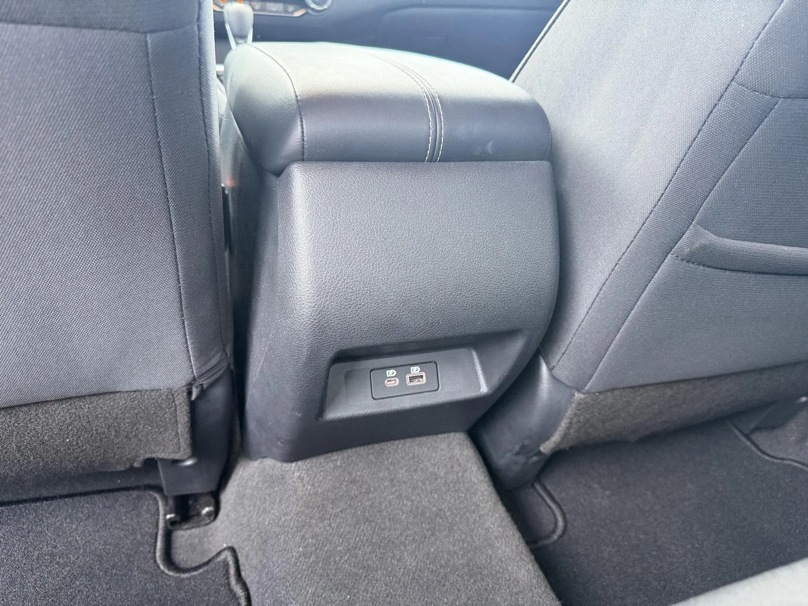 Used 2022 Gun Metallic Nissan 2.5 SV image 9