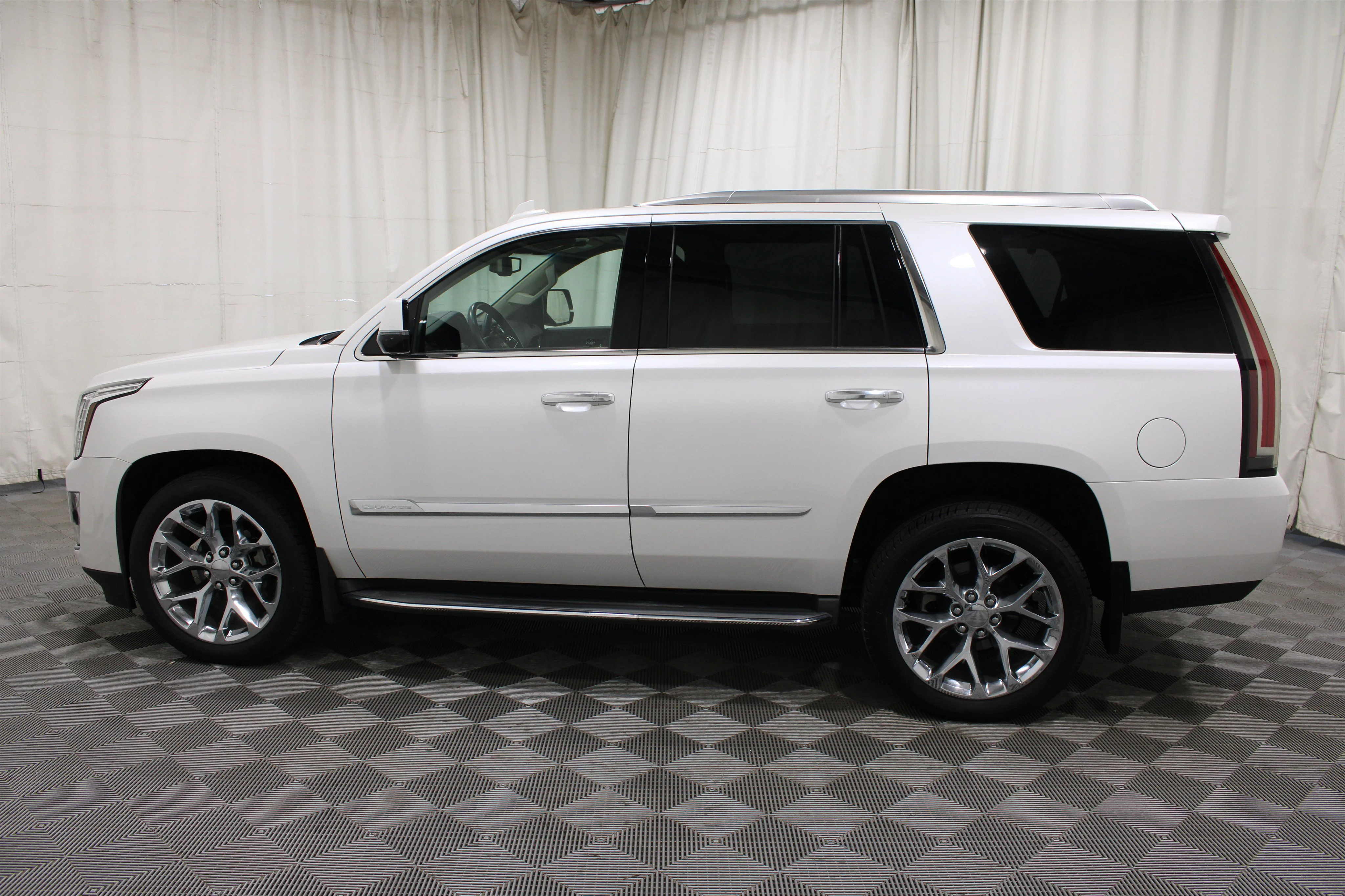 2016 Cadillac Escalade Luxury - Photo 34