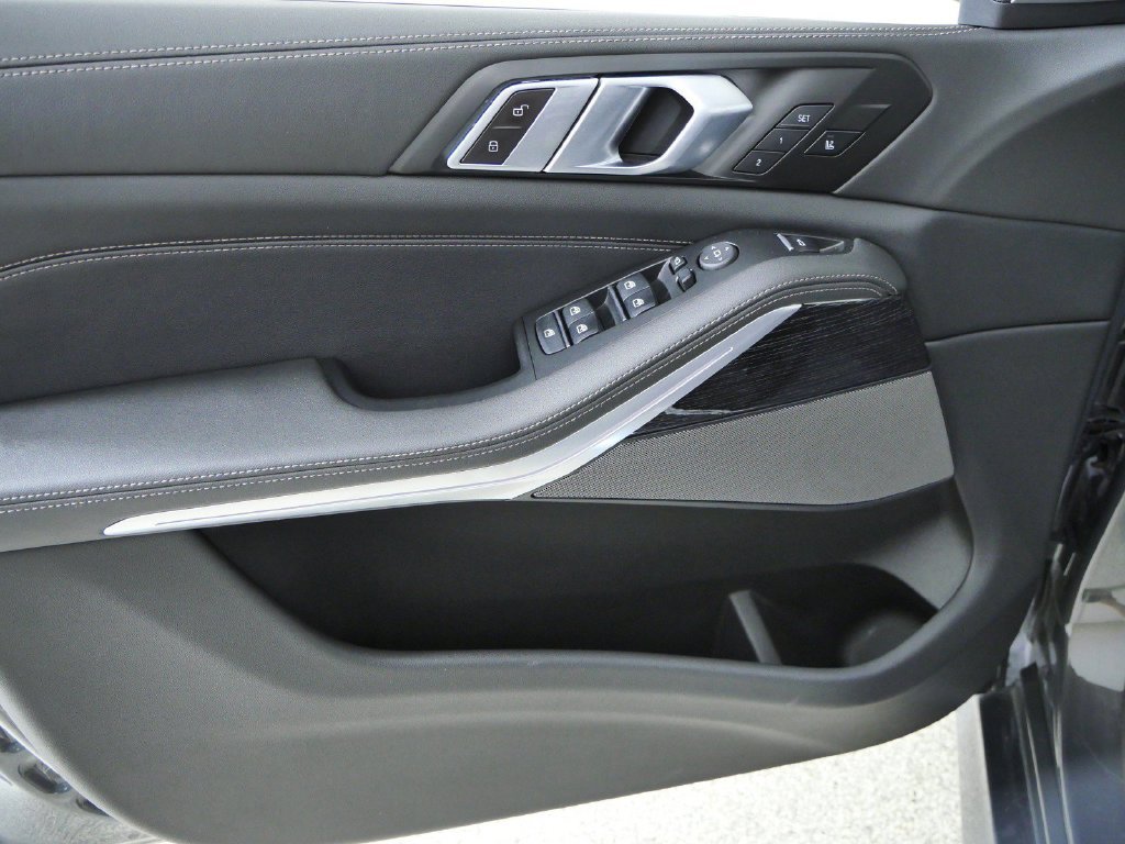 Certified Used 2024 Dravit Grey Metallic BMW M60i image 38