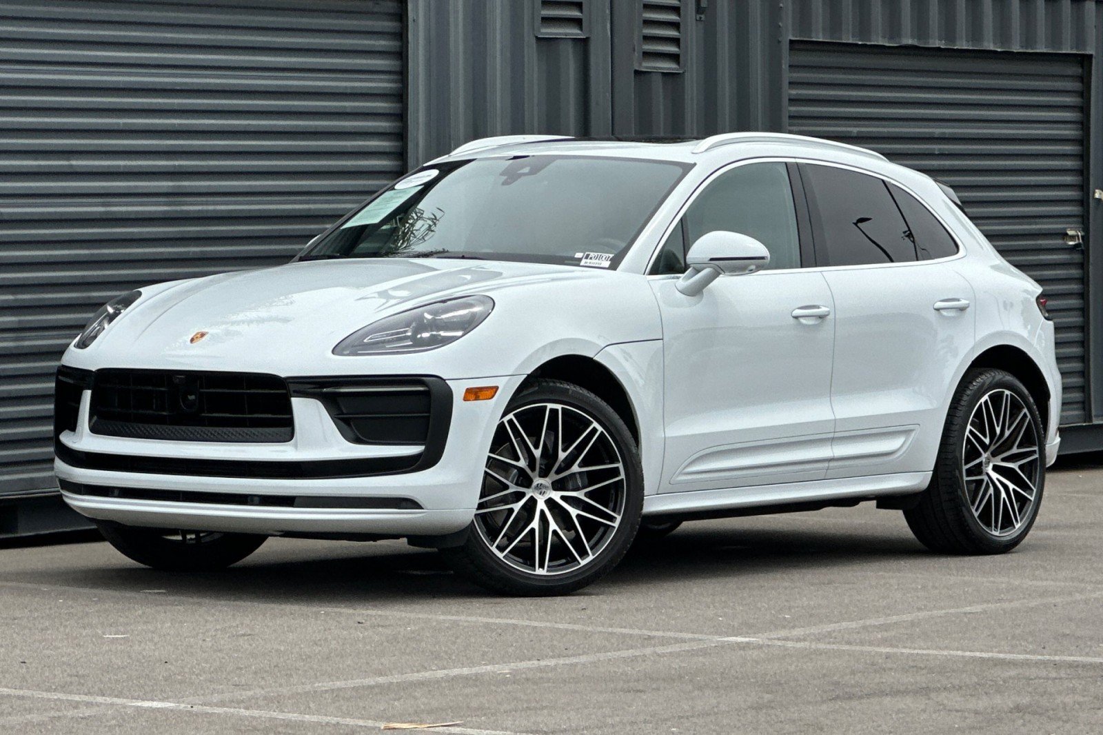 2023 Porsche Macan Base