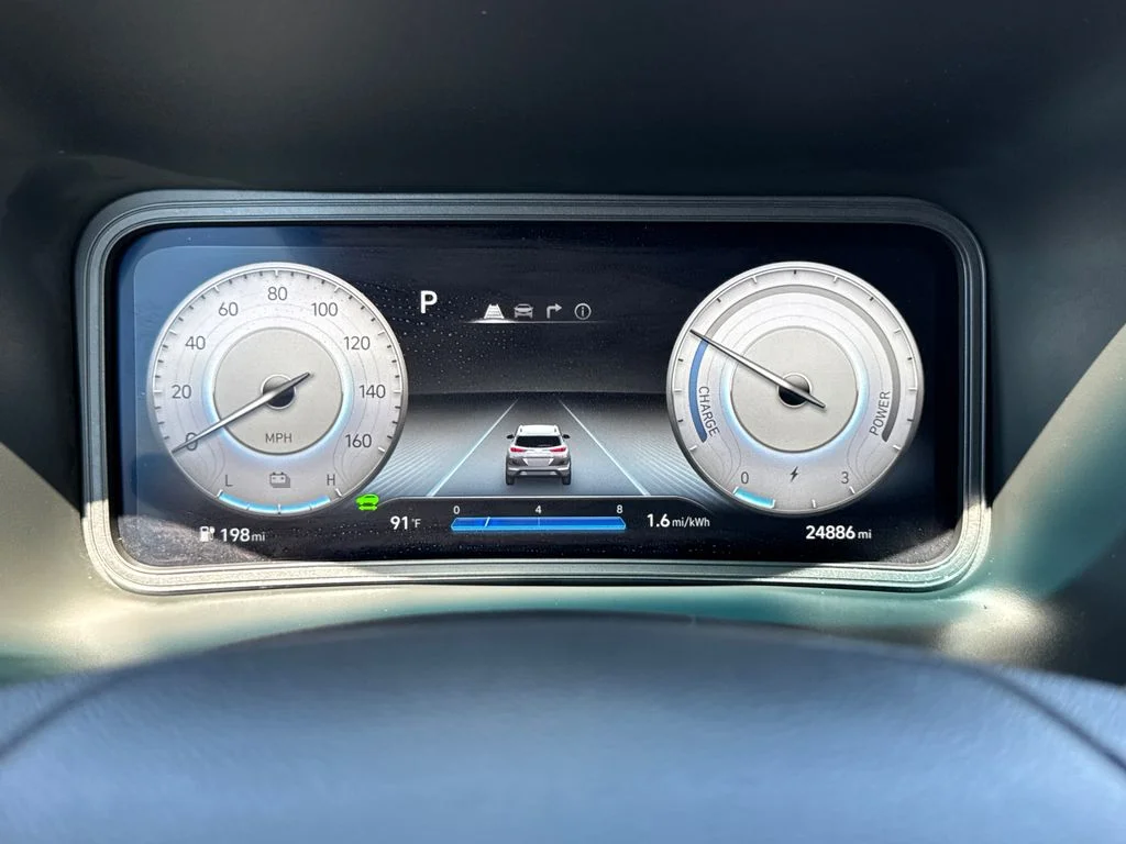 Used 2023 White Hyundai SEL image 32