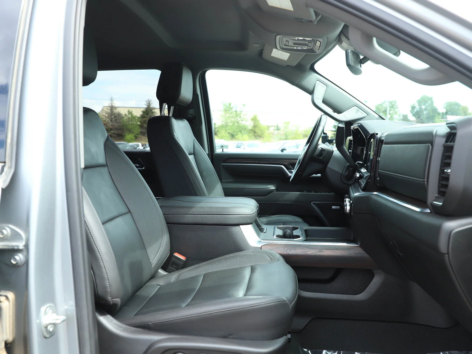 Used 2025 Sterling Metallic GMC SLT image 11