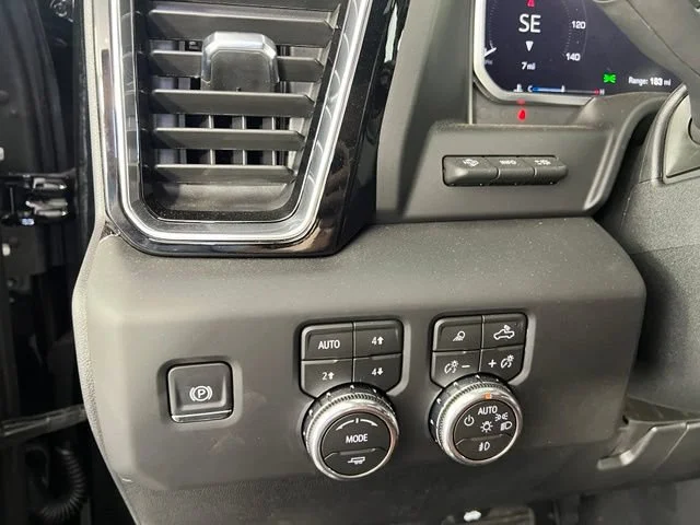 2026 GMC Sierra 2500HD Denali Ultimate - Photo 18