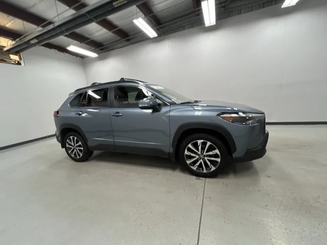 Used 2023  Toyota XLE image 9