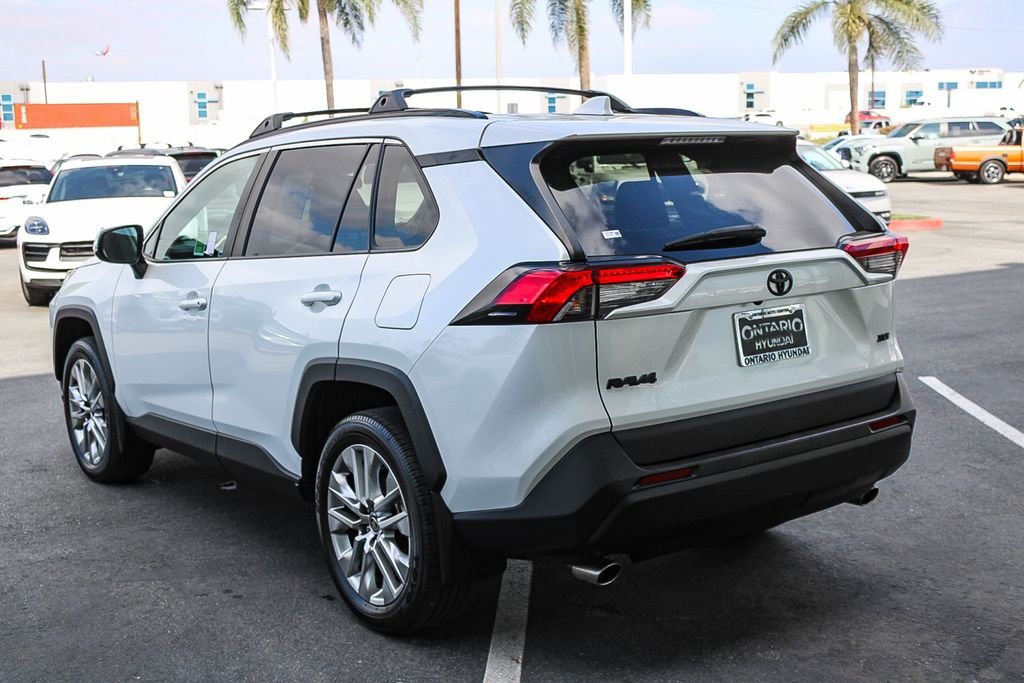 Used 2023 Beige Toyota XLE Premium image 7