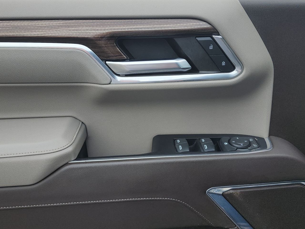 Used 2023 Gray Chevrolet LT image 13