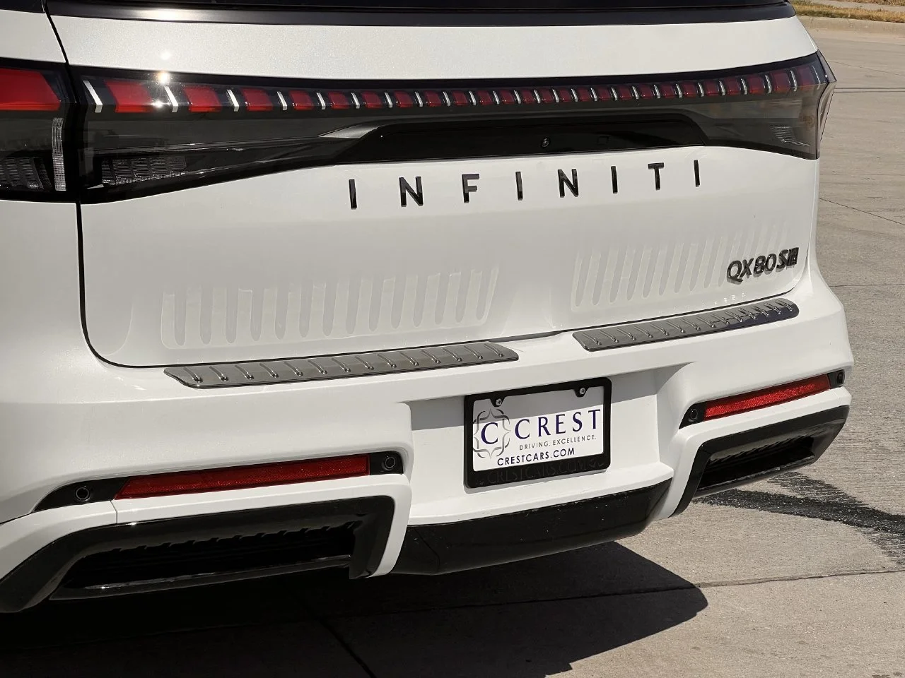 New 2027 RADIANT WHITE INFINITI Sport 4WD image 6