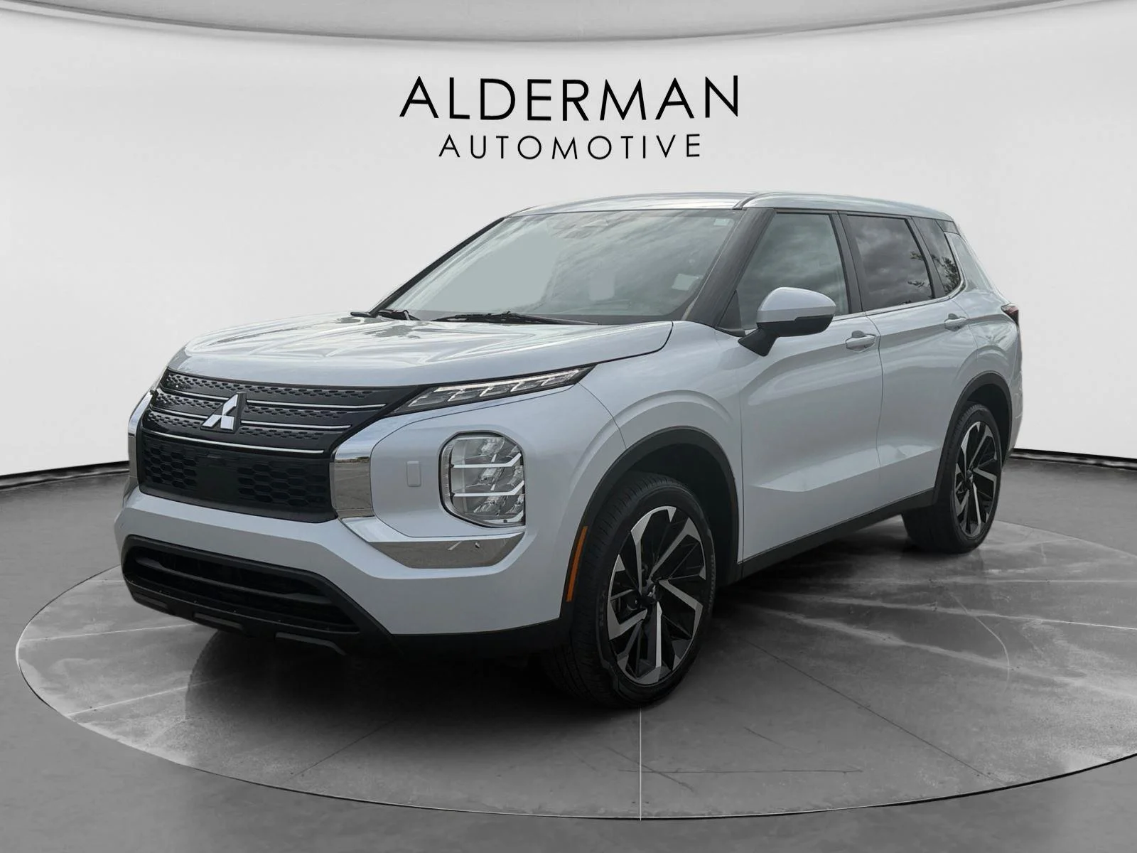 2022 Mitsubishi Outlander ES S-AWC's photo