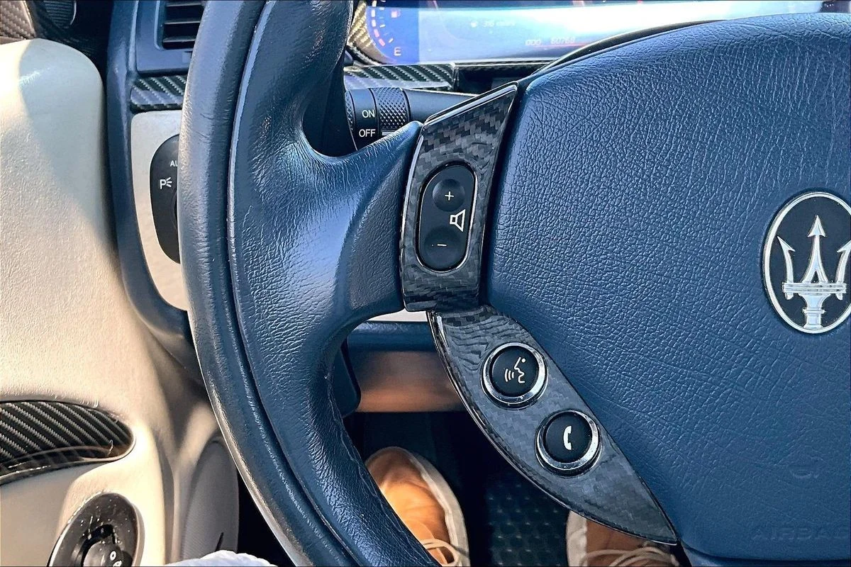Used 2014 Blue Maserati Sport image 11