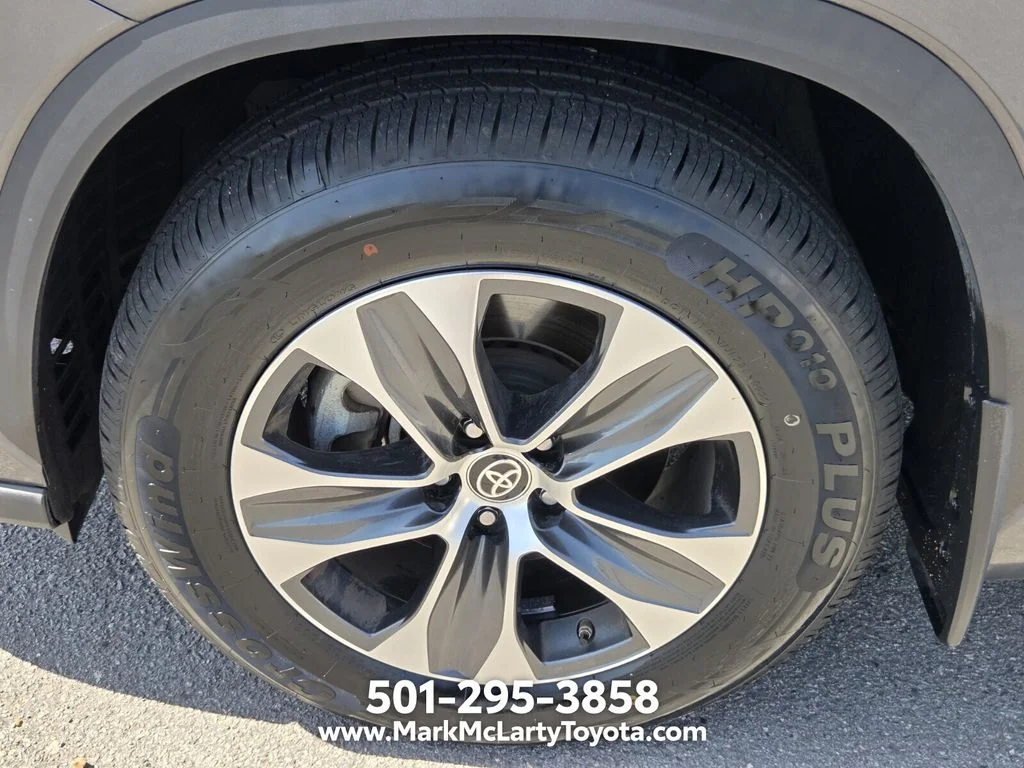 Used 2025 Gray Toyota XLE image 17