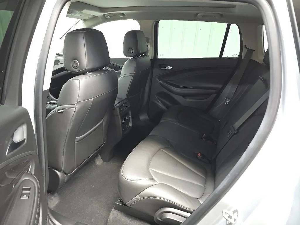 Used 2019 Silver Buick Essence image 33