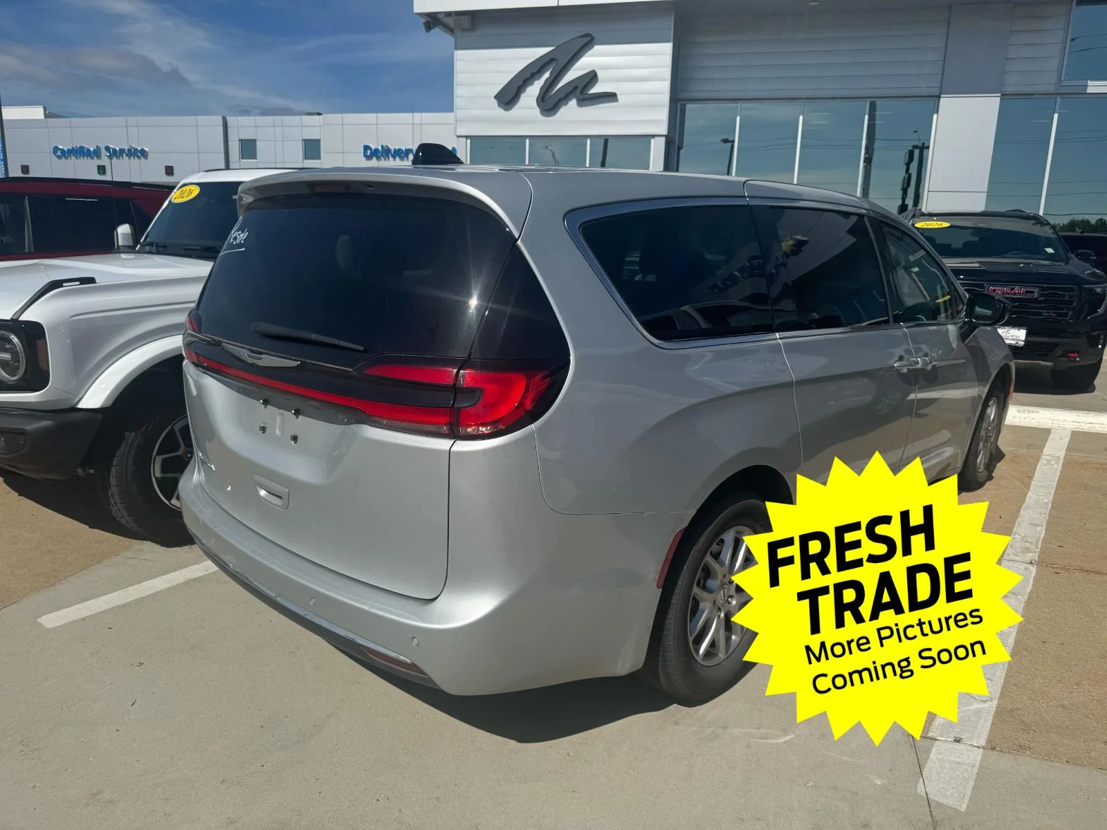Used 2024 Silver Mist Clearcoat Chrysler Touring L image 3