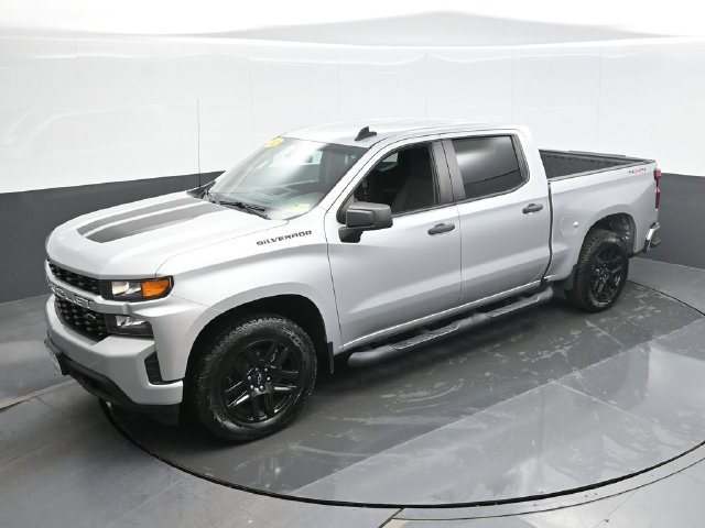 Used 2022 Silver Chevrolet Custom image 13