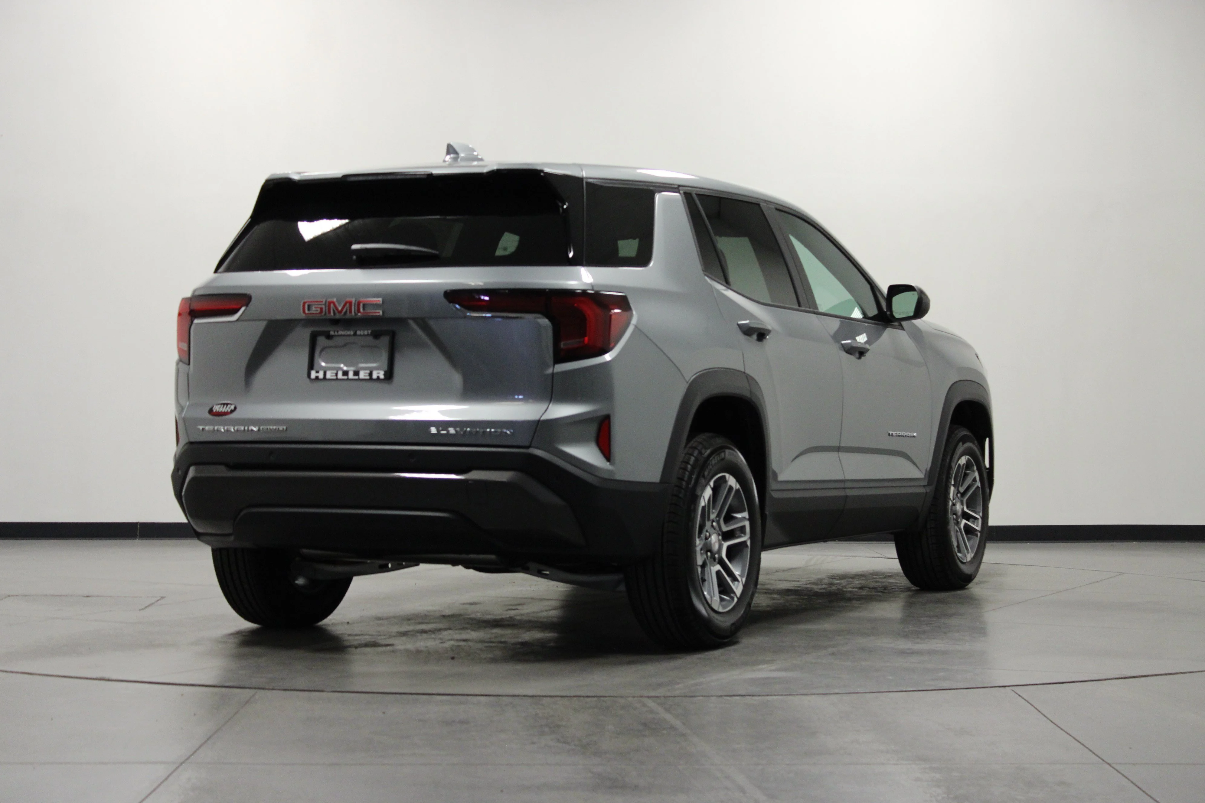 New 2027 Sterling Metallic GMC AWD Elevation image 4