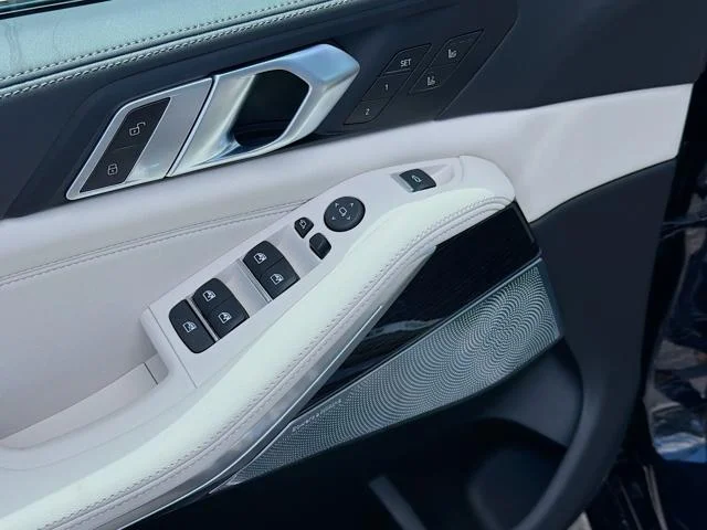 New 2026 Carbon Black Metallic BMW M60i image 22