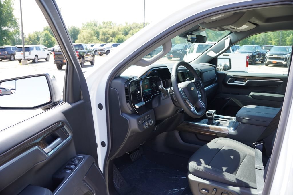 2026 Chevrolet Silverado 1500 LT - Photo 10
