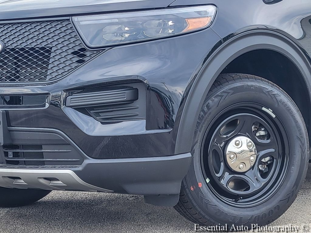 New 2026 Black Ford 4DR AWD POLICE image 3