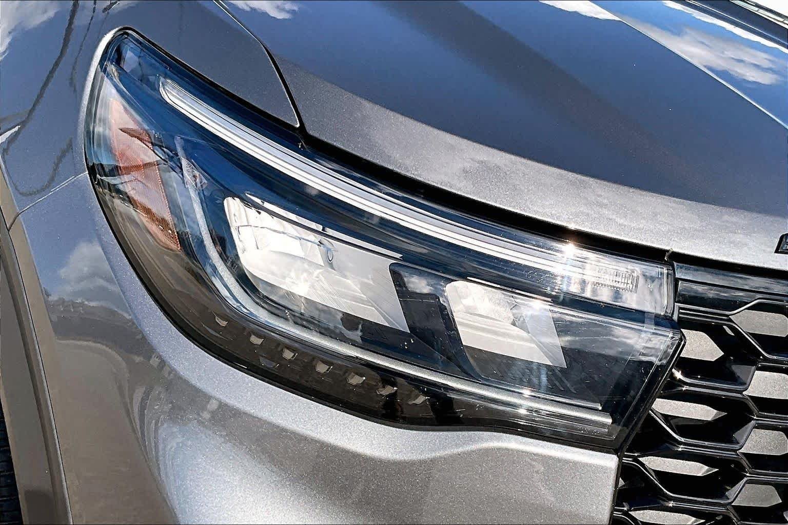 Used 2025 Carbonized Gray Ford ST-Line image 25
