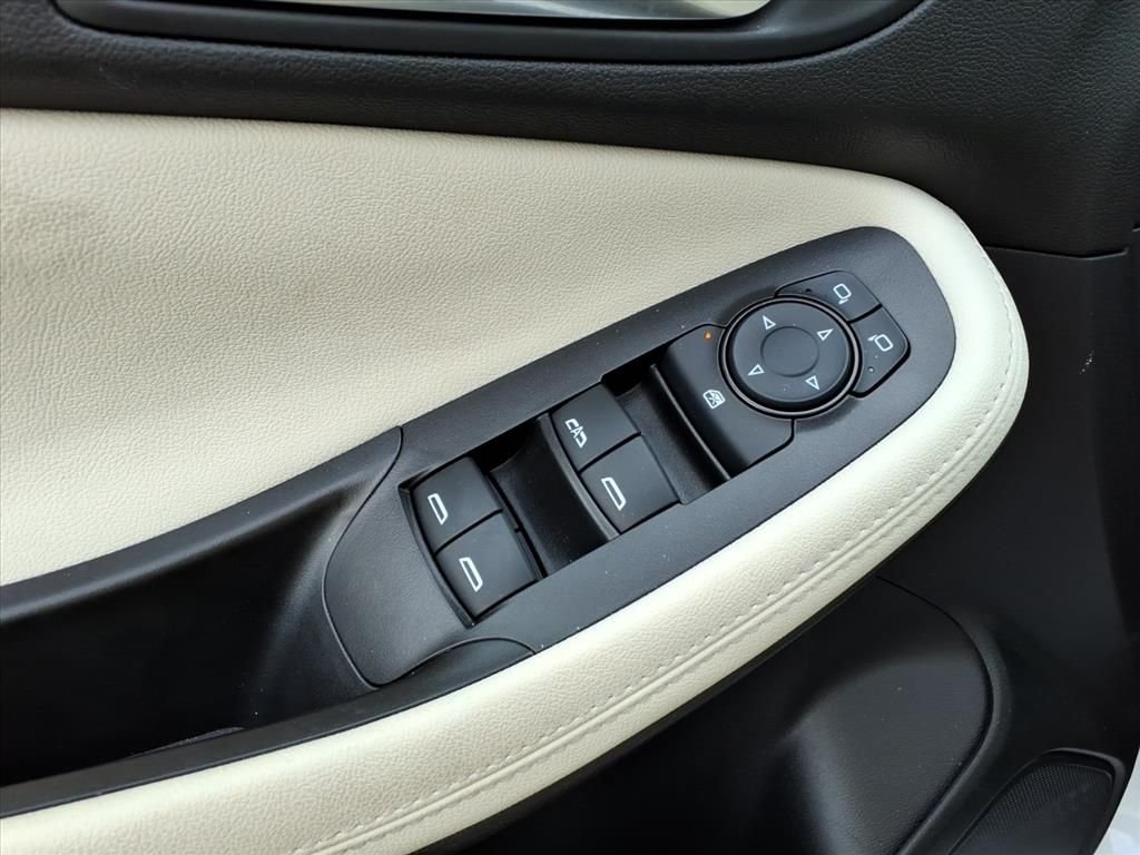 Used 2025 White Buick Sport Touring image 18