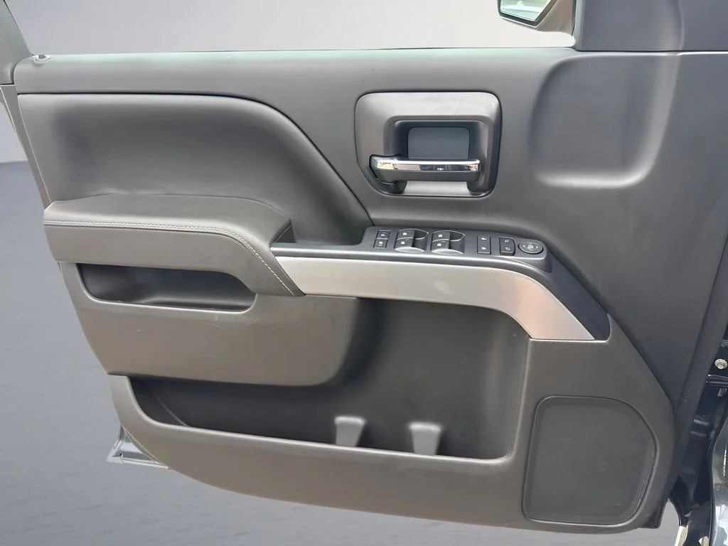 Used 2017 Gray Chevrolet LT image 25