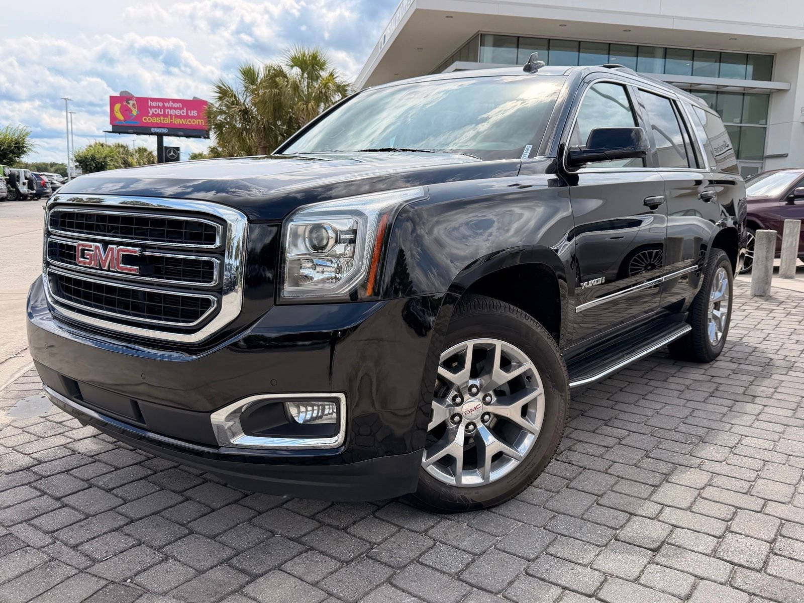 2017 GMC Yukon 4WD SLE's photo
